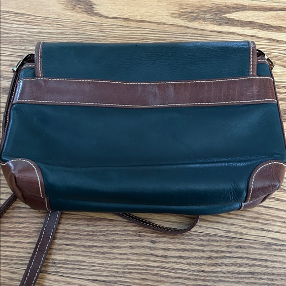 Elegant Green and Brown Leather Shoulder Bag - Picture 5 of 6